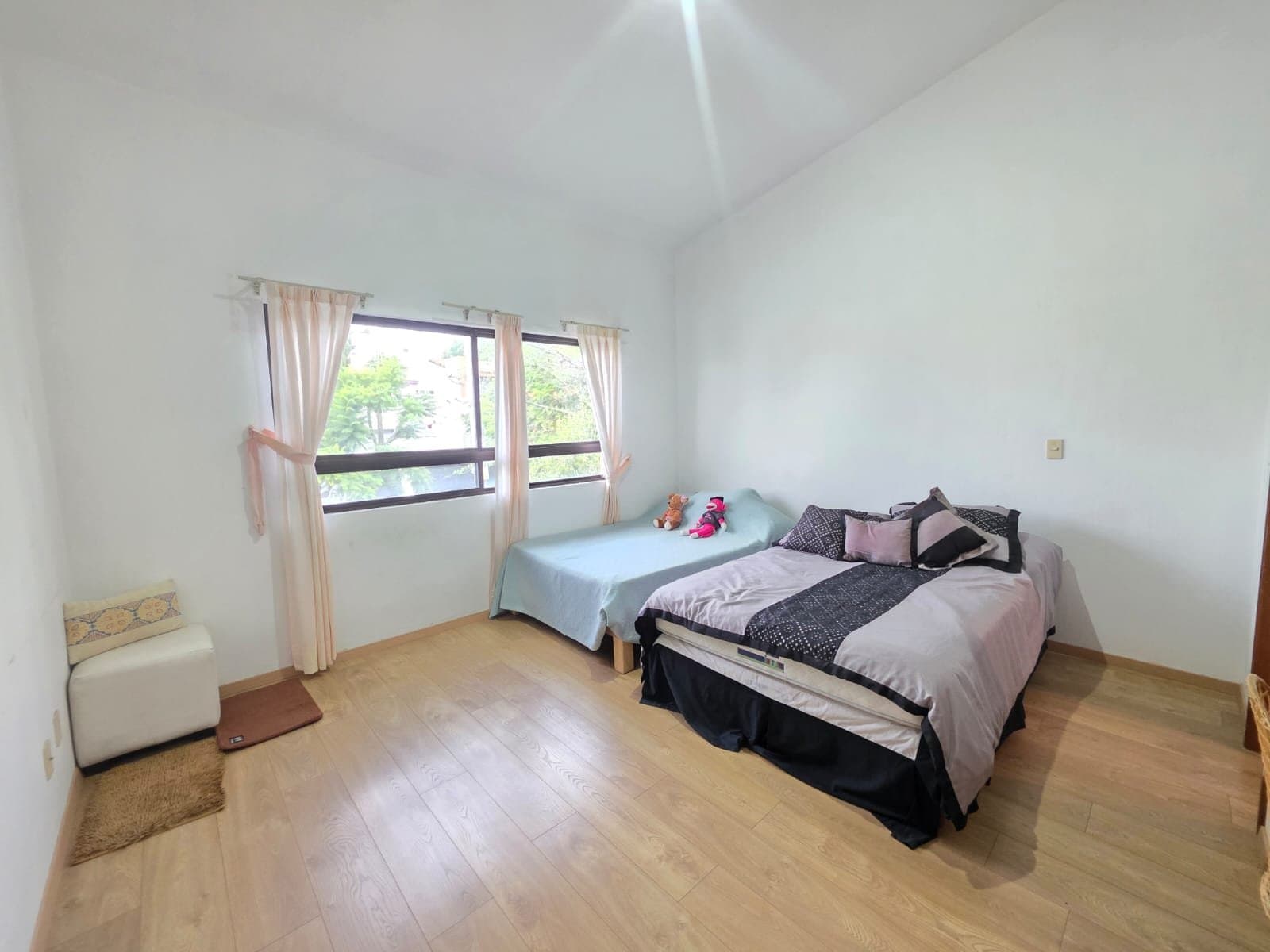 Casa con jardín y terraza — foto 13